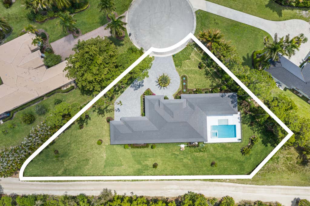 Photo of 11899 Sanbourn Court, Palm Beach Gardens, FL 33412 (MLS # B26039811)