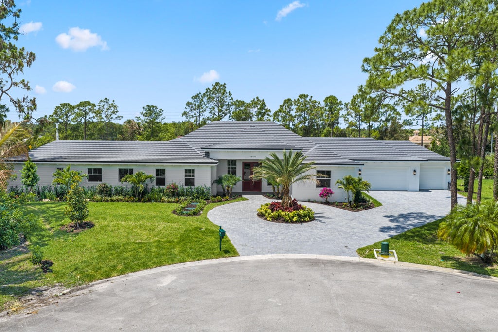 Photo of 11899 Sanbourn Court, Palm Beach Gardens, FL 33412 (MLS # B26039811)