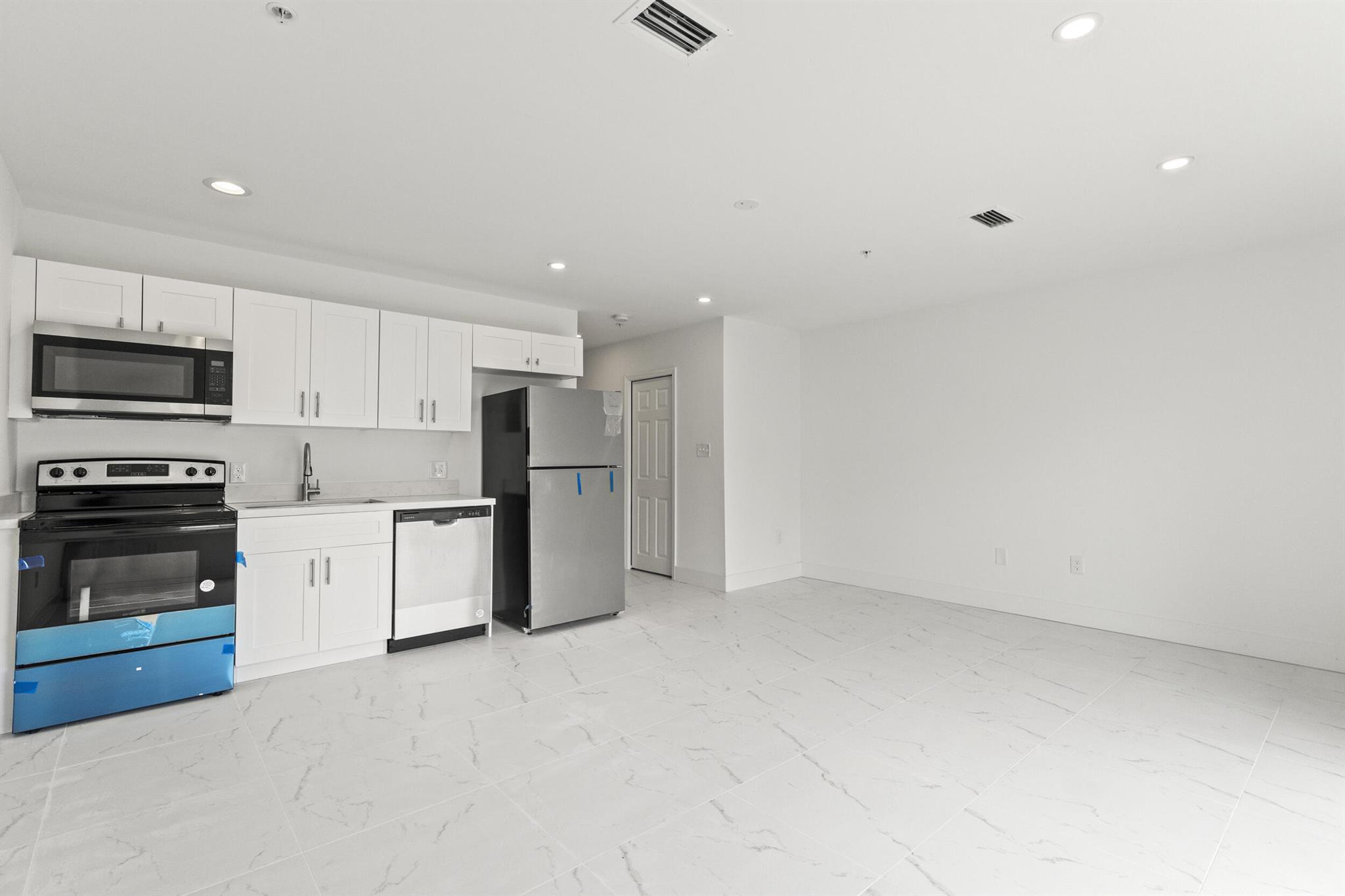 PORT ST LUCIE SECTION 33 - Residential Lease
