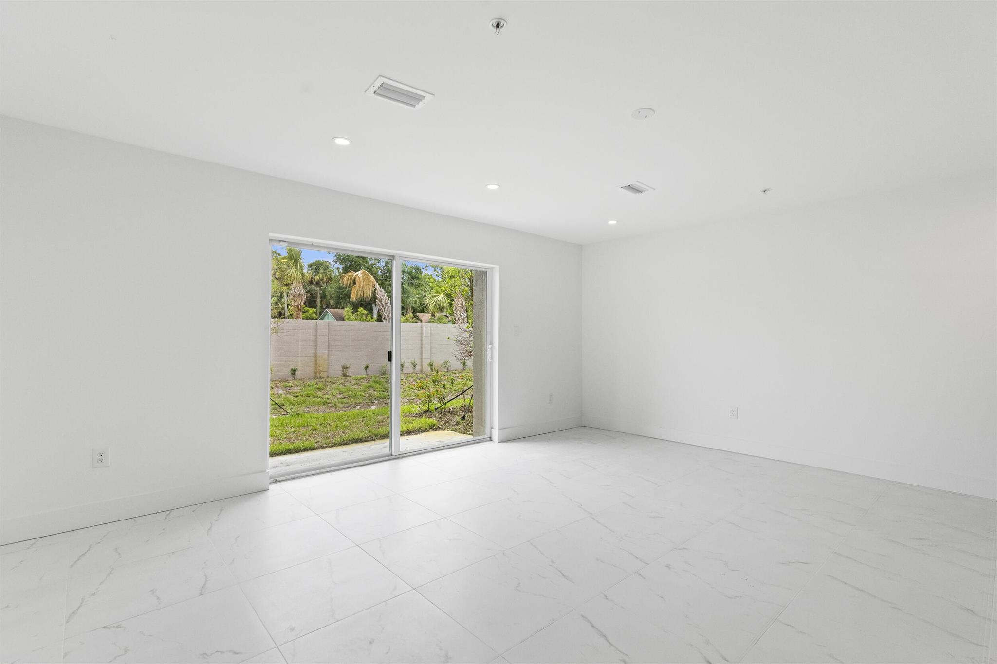 PORT ST LUCIE SECTION 33 - Residential Lease