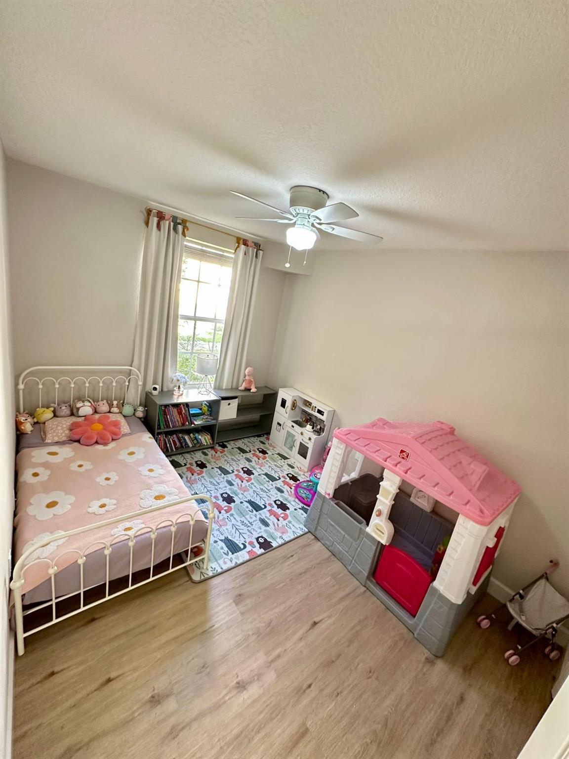 RESIDENCES OF BELMONT AT - Residential Lease