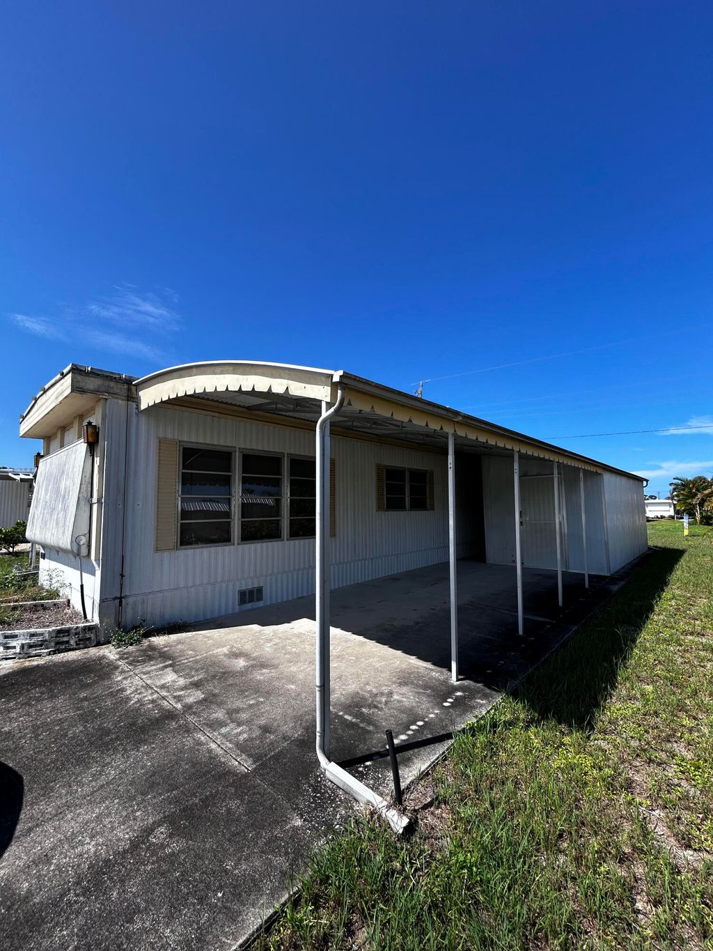 Photo of 8307 SE Swan Avenue, Hobe Sound, FL 33455 (MLS # R11003395)