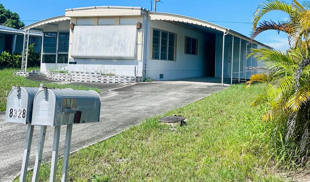 Photo of 8307 SE Swan Avenue, Hobe Sound, FL 33455 (MLS # R11003395)