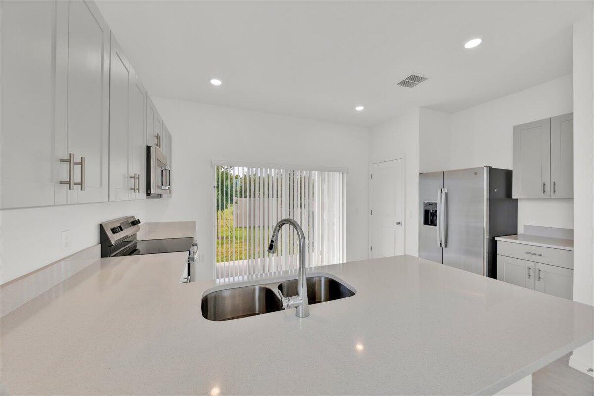 WESTVIEW POD A PHASE 3 - Residential Lease