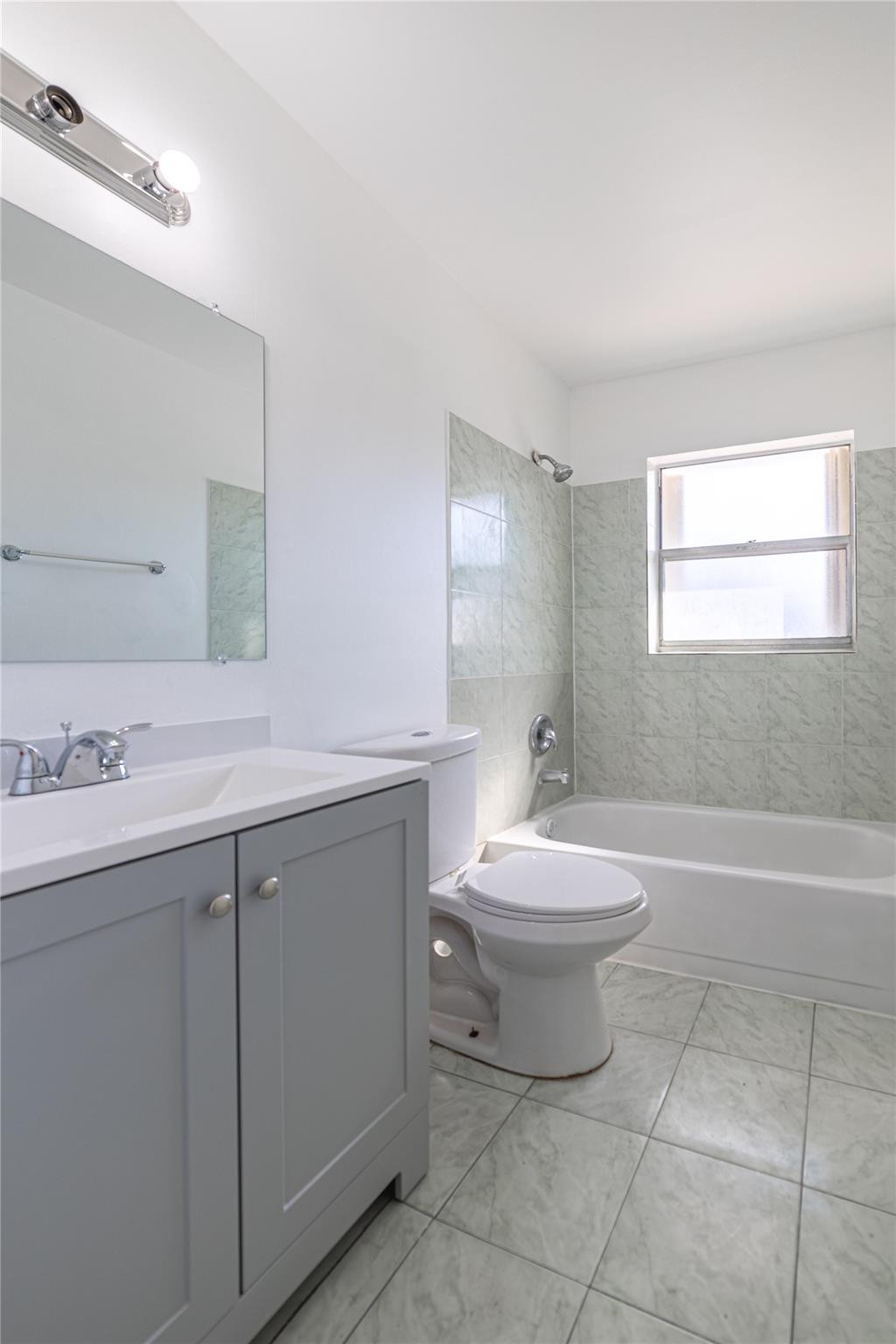 VICTORIA SQUARE - Residential