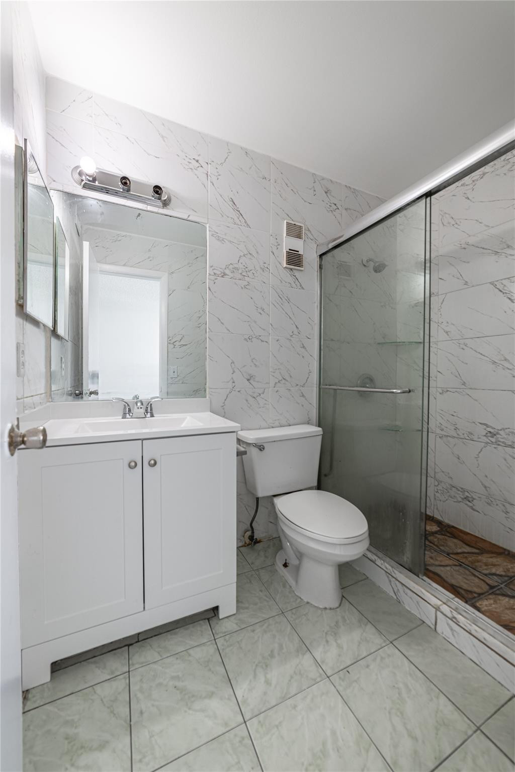 VICTORIA SQUARE - Residential