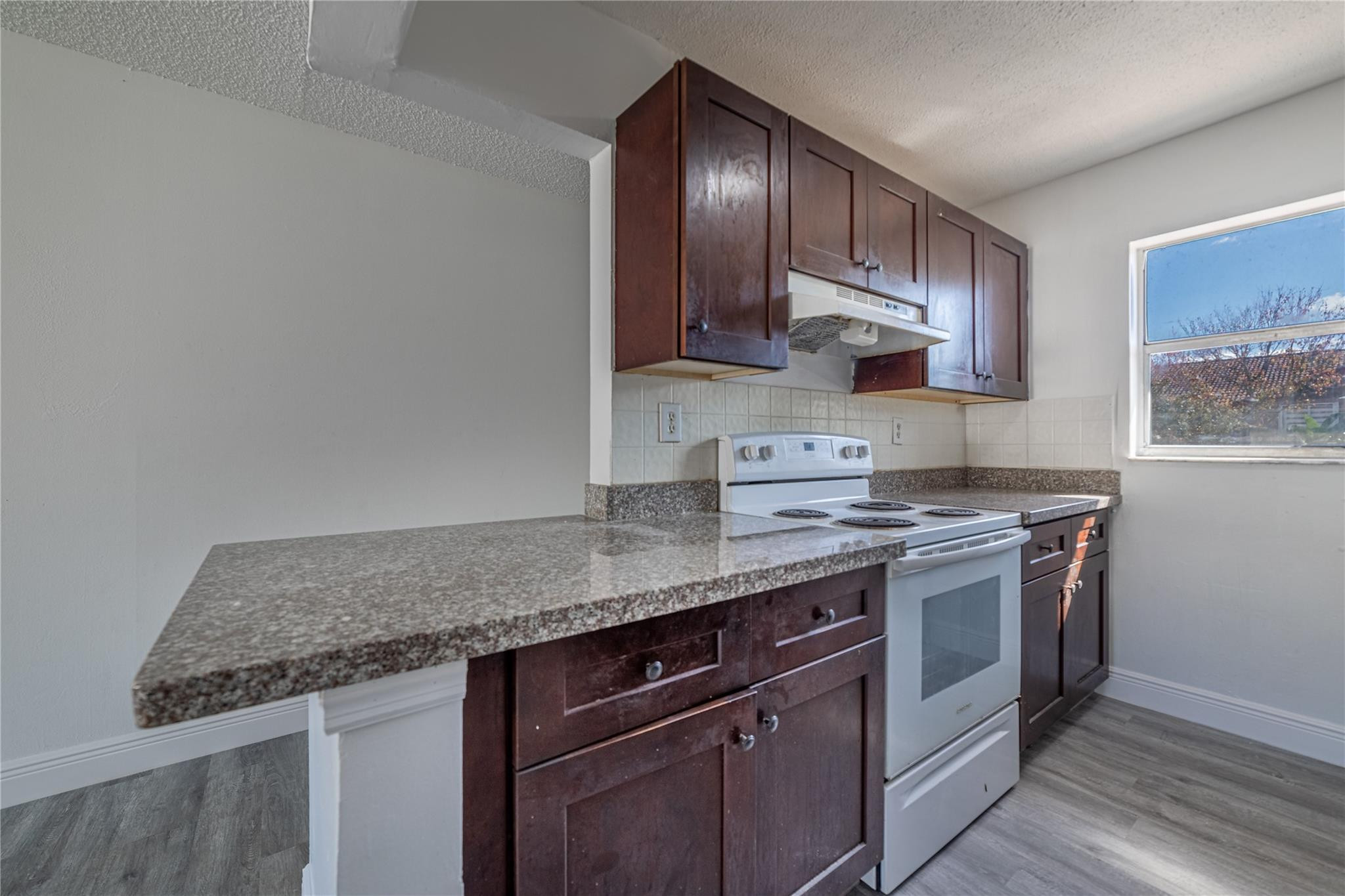 VICTORIA SQUARE - Residential