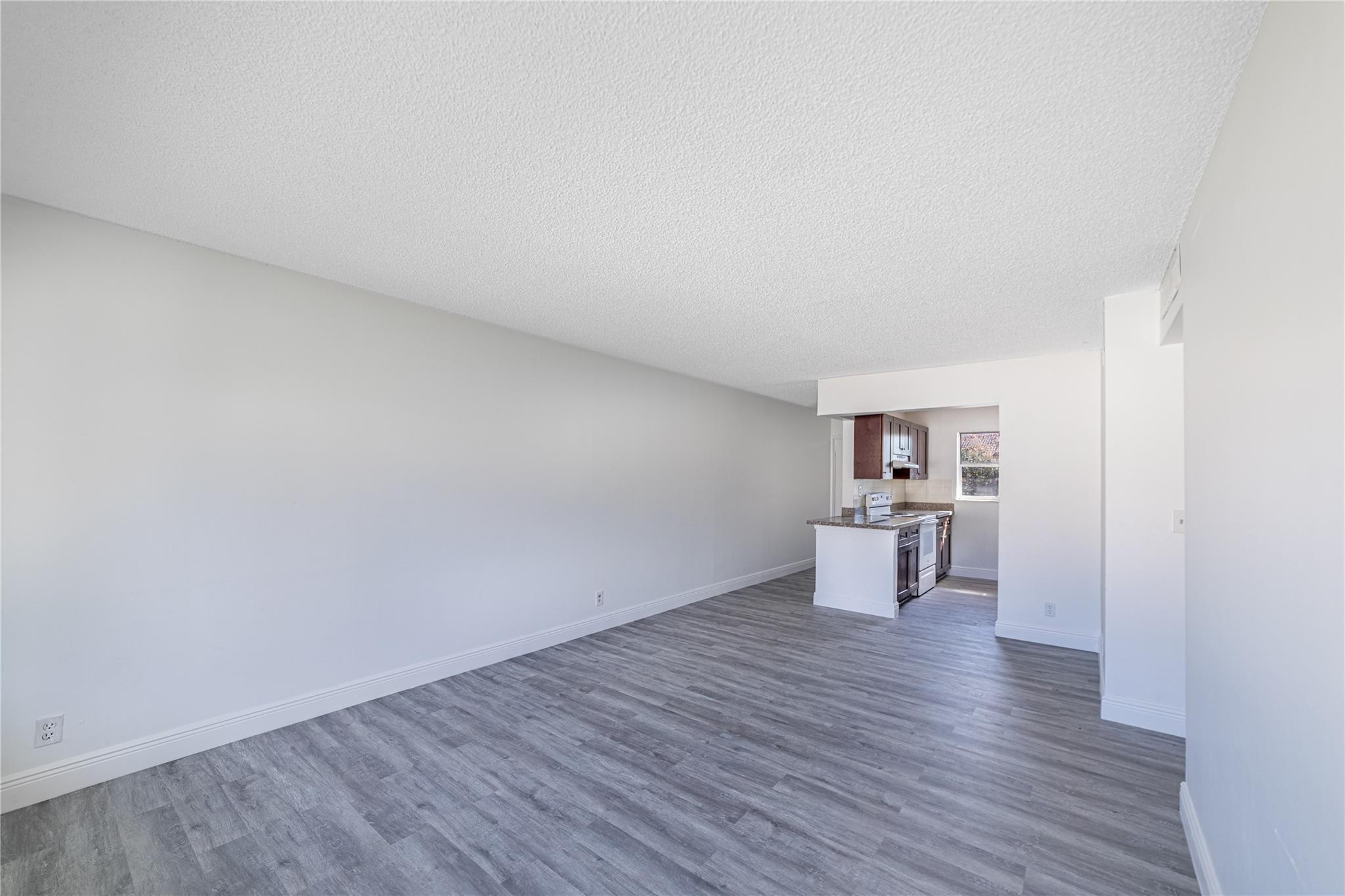 VICTORIA SQUARE - Residential