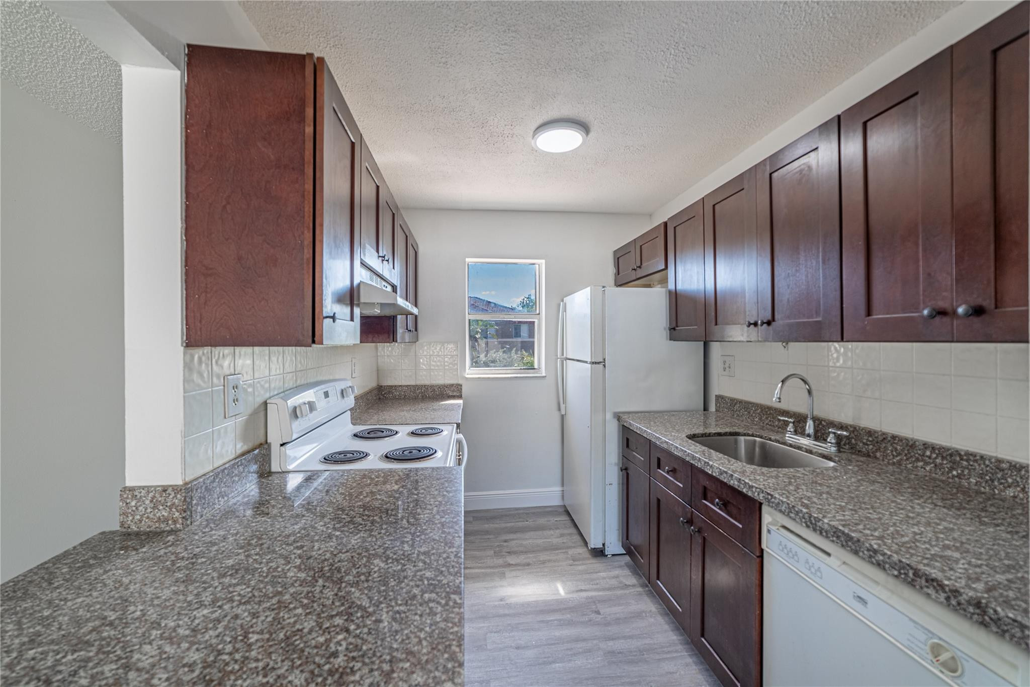 VICTORIA SQUARE - Residential