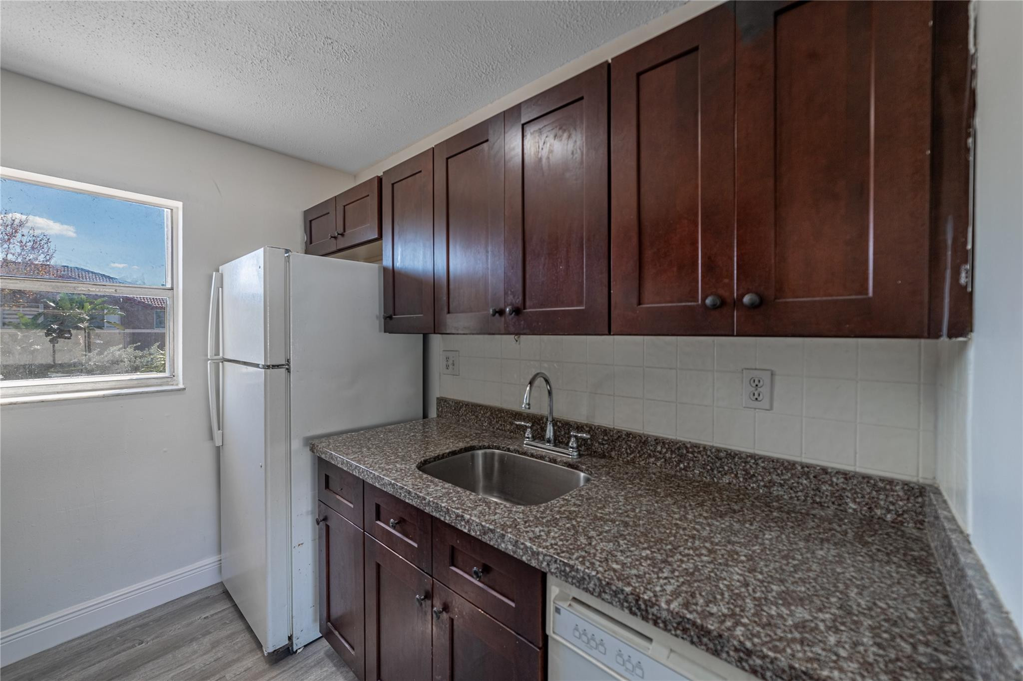 VICTORIA SQUARE - Residential