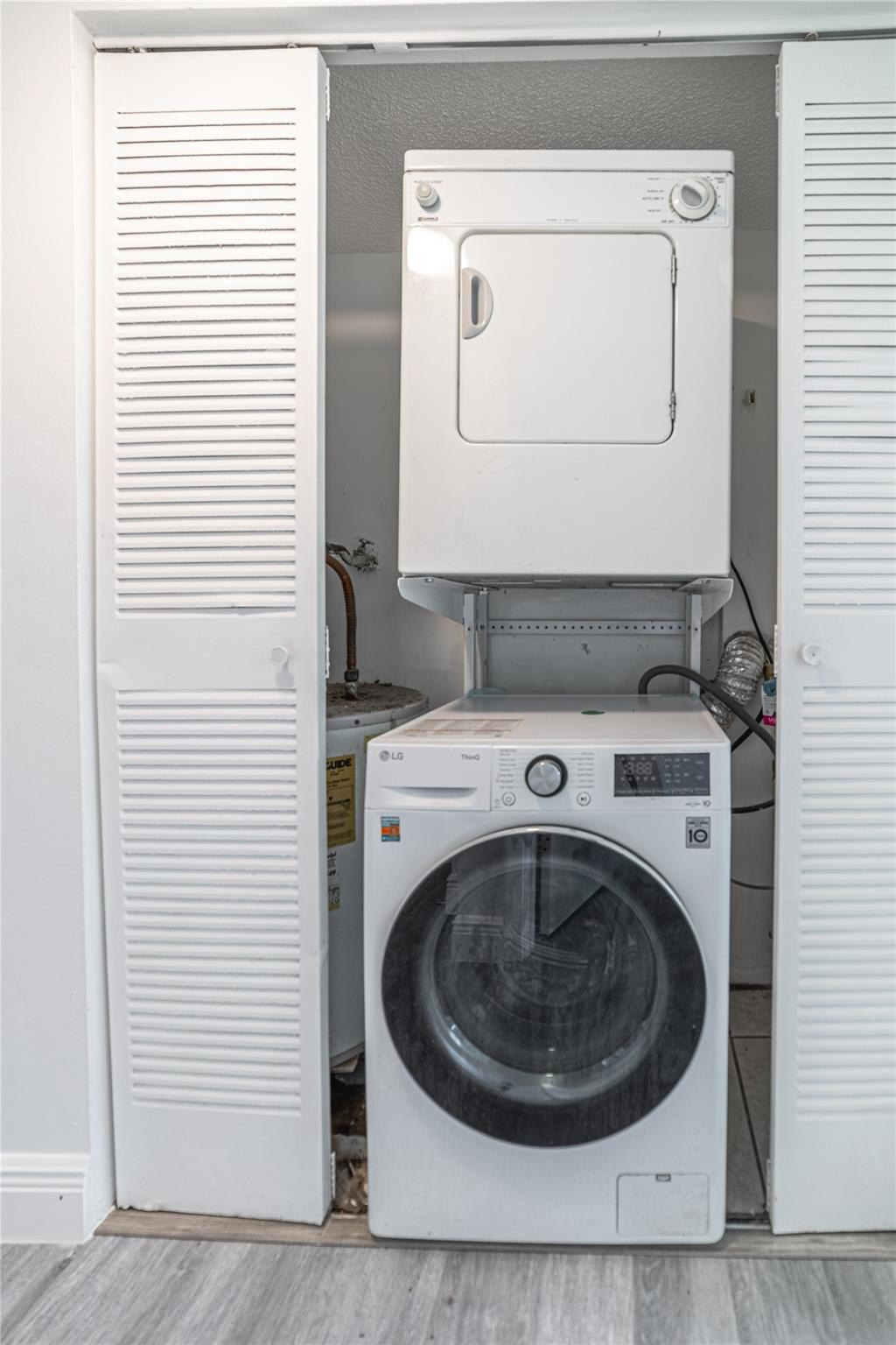 VICTORIA SQUARE - Residential