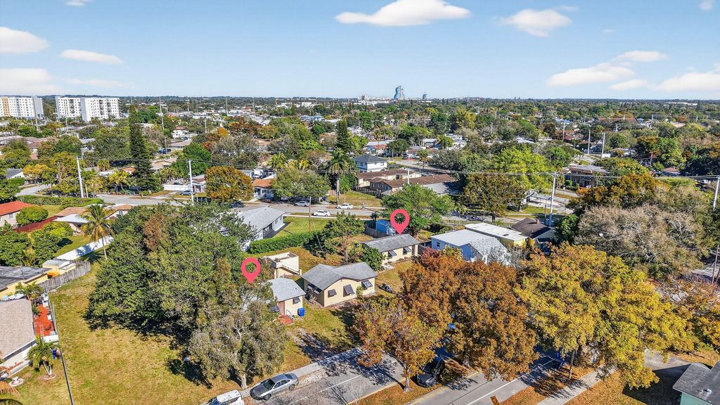 Photo of 411 Columbus Parkway #1-5, Hollywood, FL 33021 (MLS # R11164600)