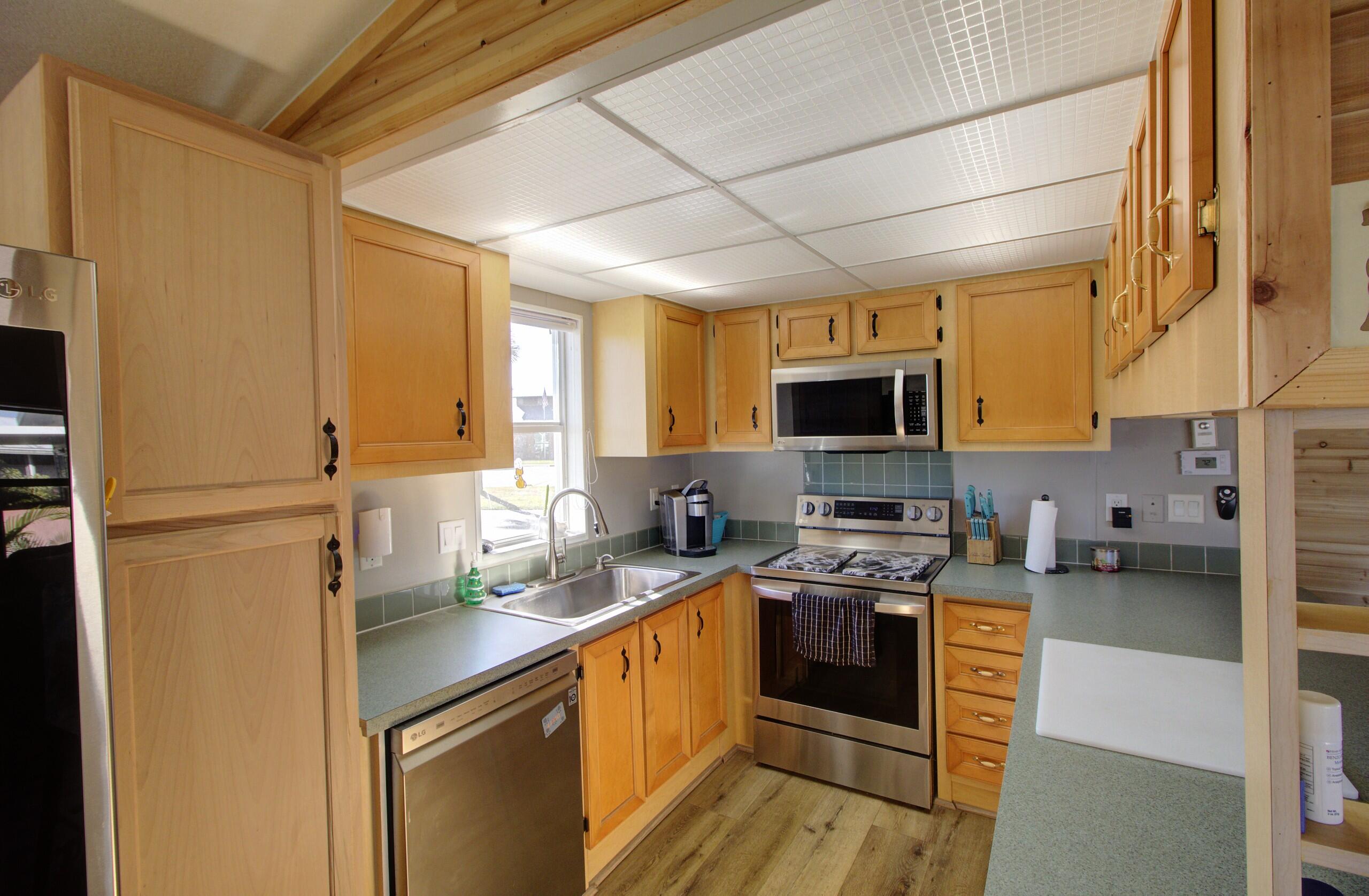 ANCIENT OAKS RV RESORT NO III - Residential