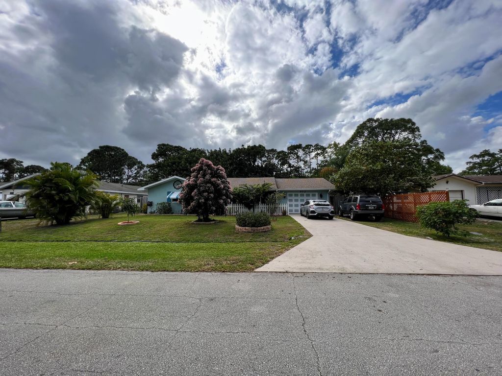 Photo of 972 SE Preston Lane Ln, Port St Lucie, FL 34983 (MLS # R10780814)