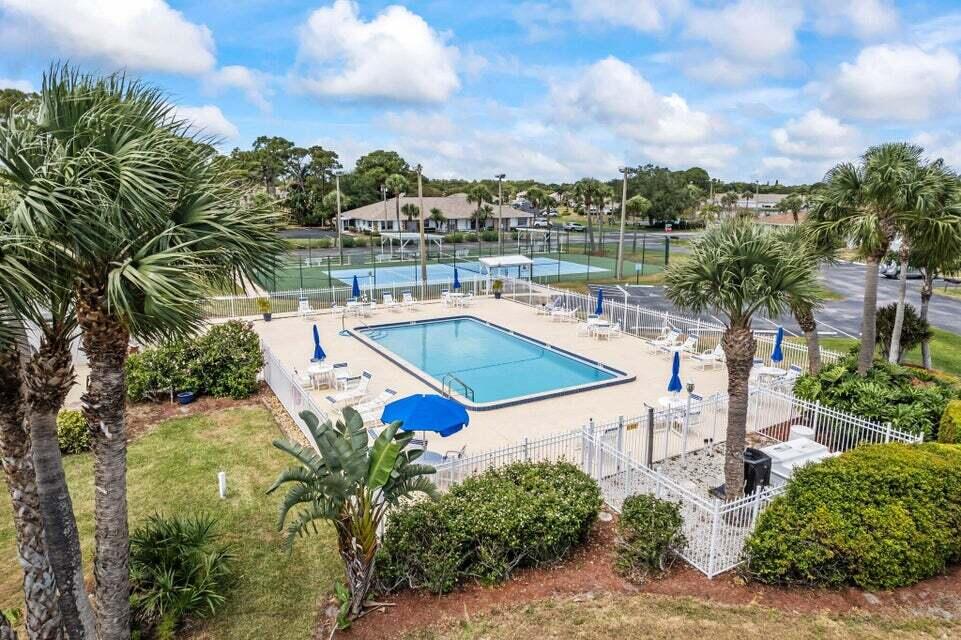 1238 S Lakes End Drive B, Fort Pierce, FL, 34982/$125,000 1 1238 S Lakes End Drive B