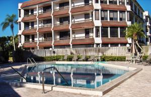 FOUNTAINS OF PALM BEACH C - Residential Lease