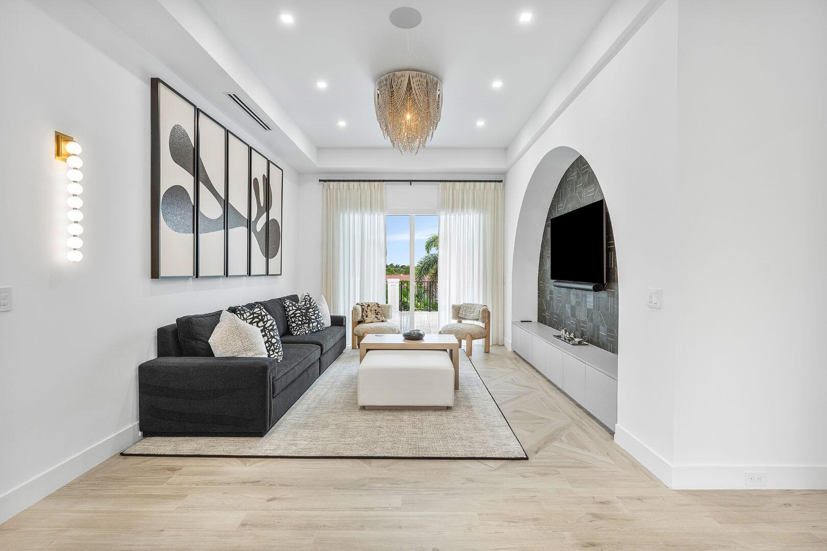 ROYAL PALM YACHT & COUNTR - Residential