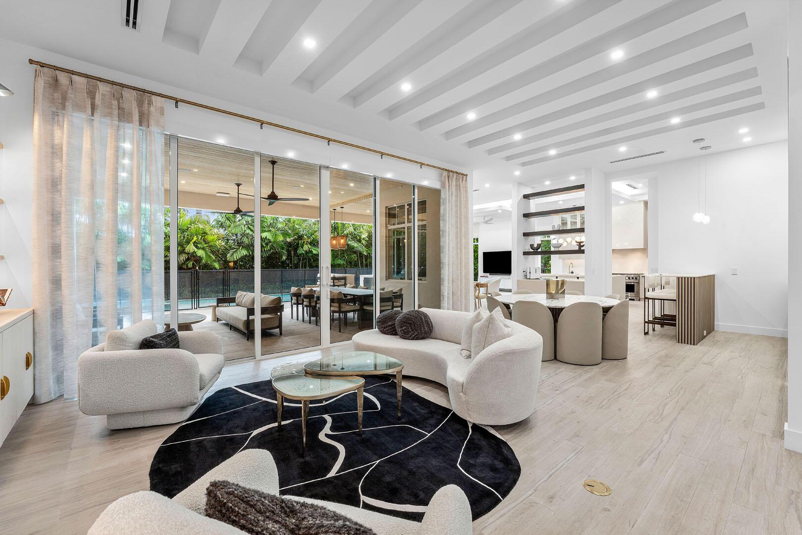 ROYAL PALM YACHT & COUNTR - Residential