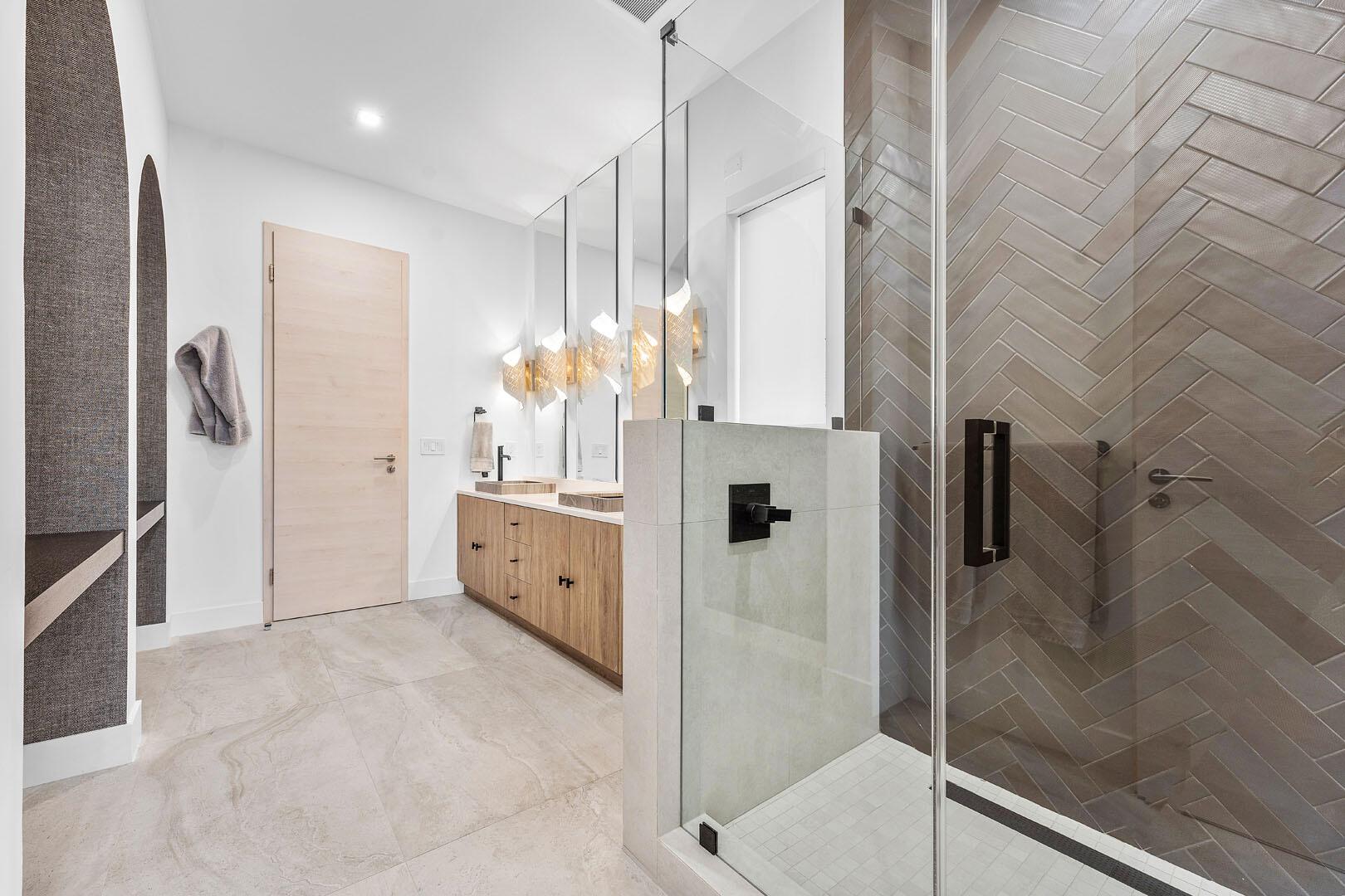 ROYAL PALM YACHT & COUNTR - Residential