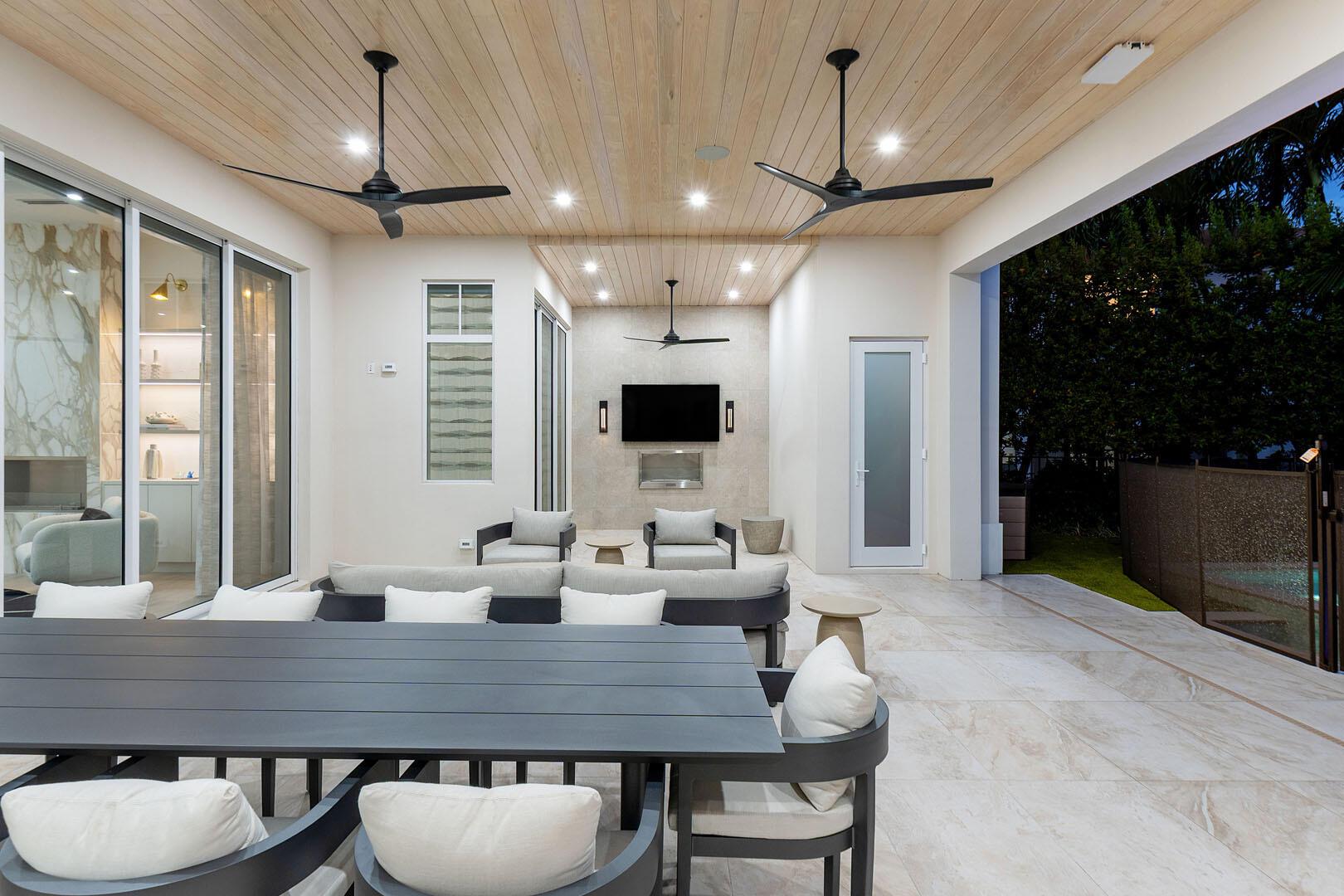 ROYAL PALM YACHT & COUNTR - Residential