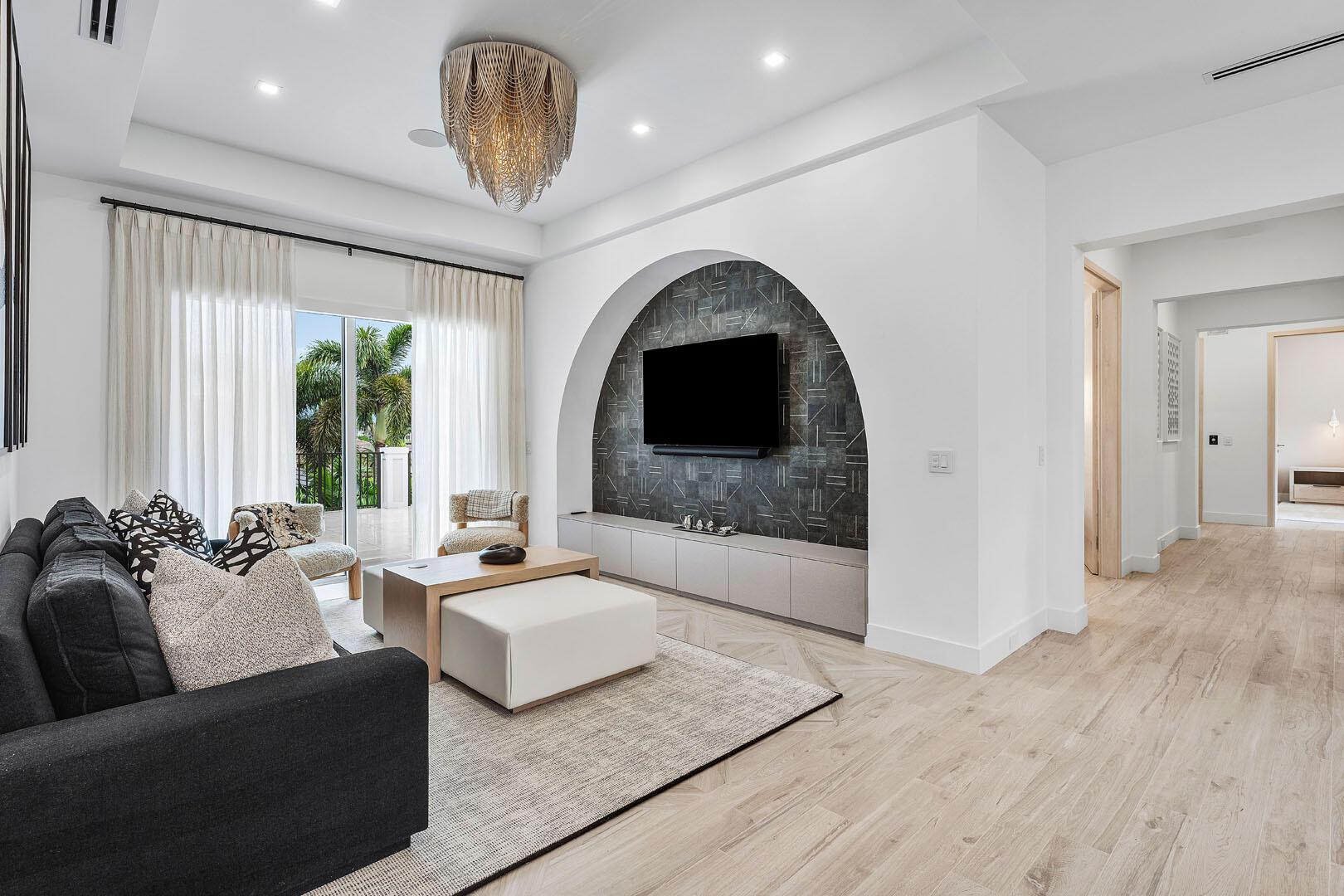 ROYAL PALM YACHT & COUNTR - Residential