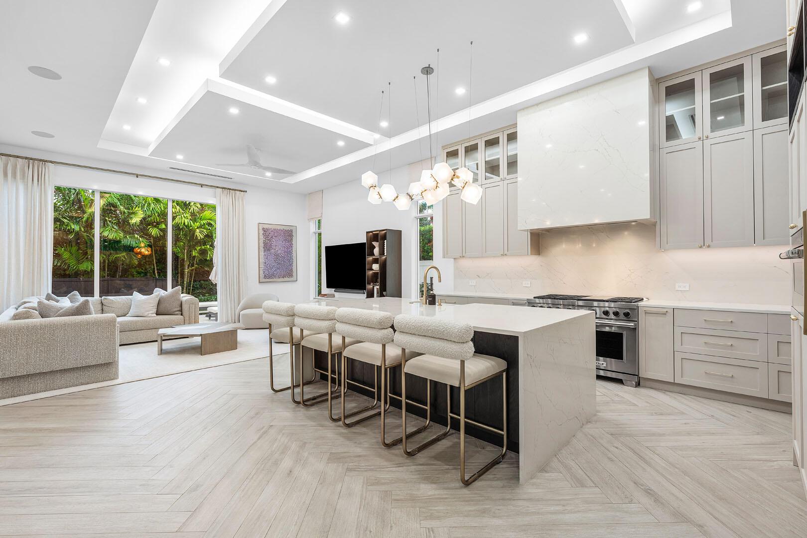 ROYAL PALM YACHT & COUNTR - Residential