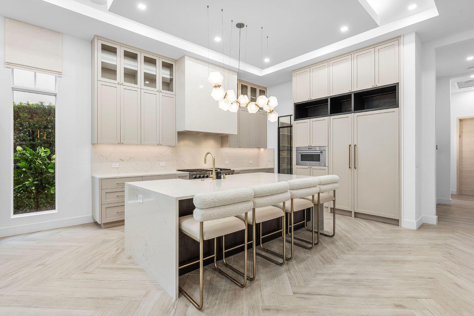 ROYAL PALM YACHT & COUNTR - Residential