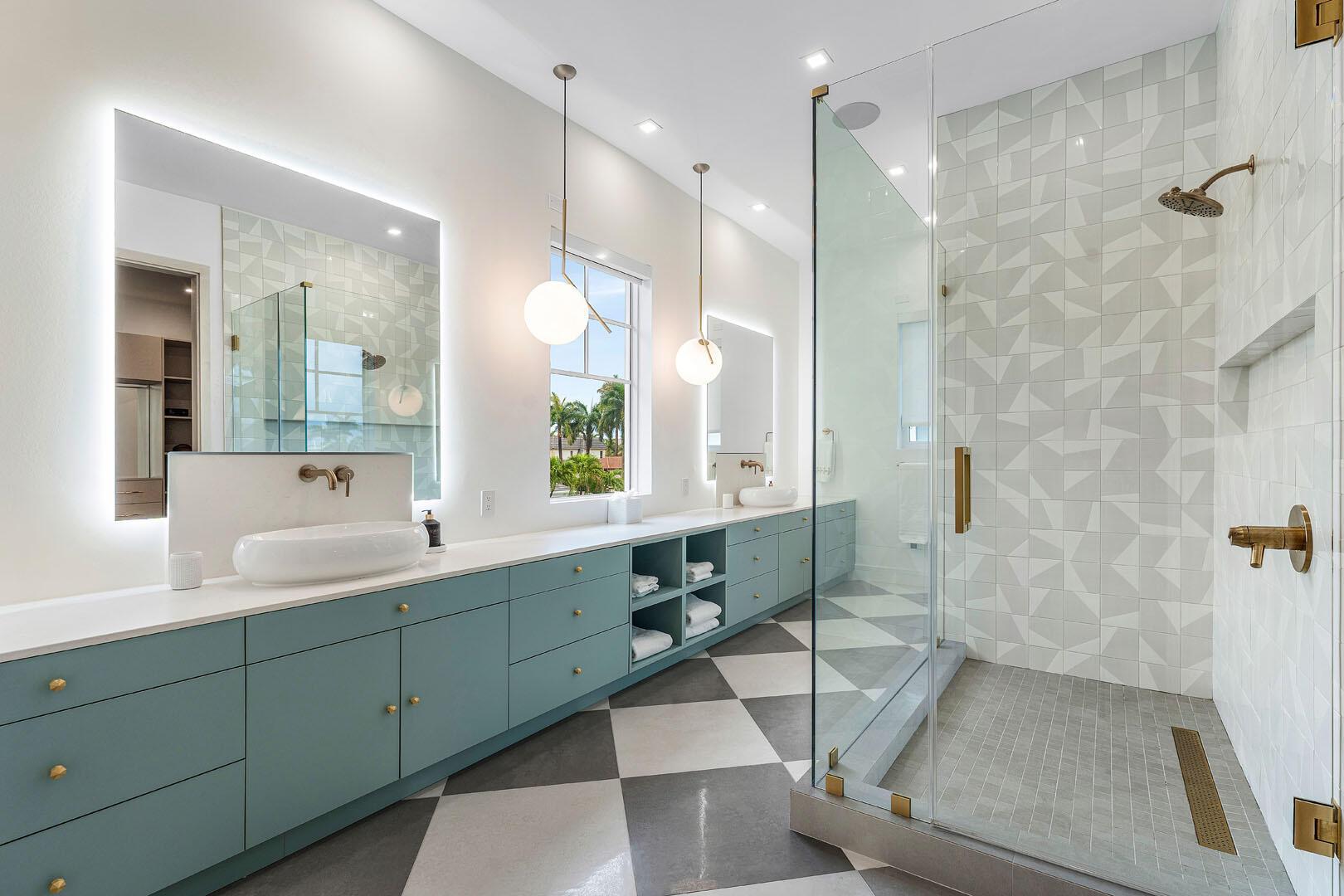 ROYAL PALM YACHT & COUNTR - Residential