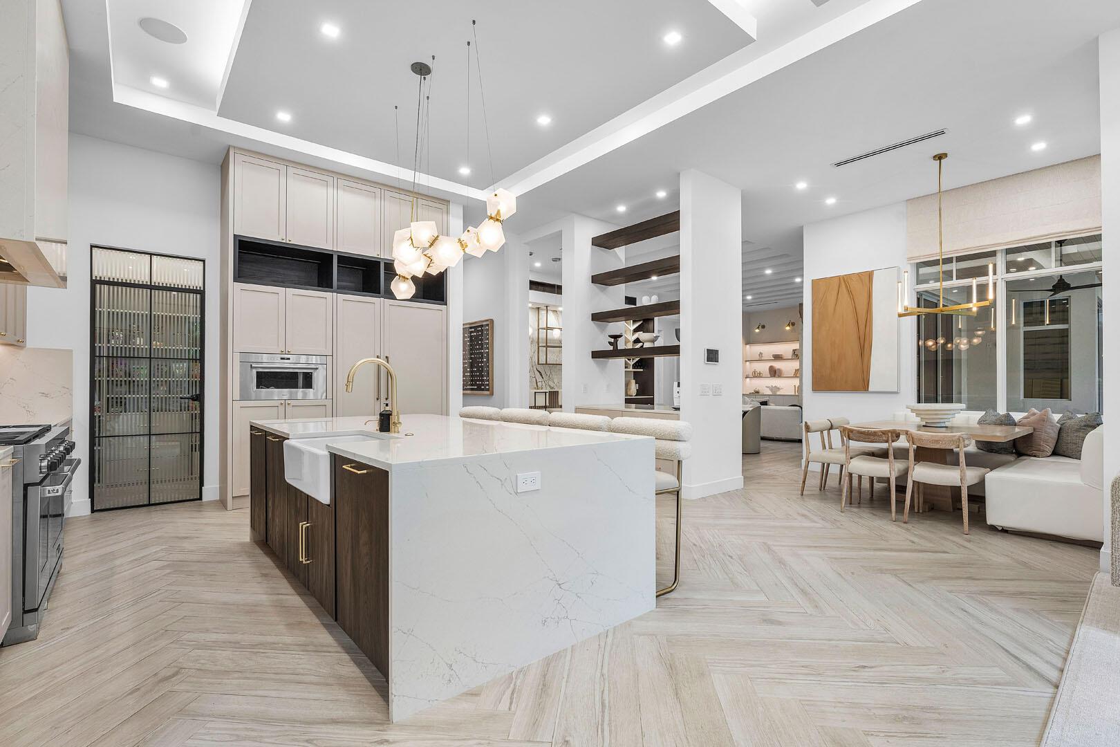 ROYAL PALM YACHT & COUNTR - Residential