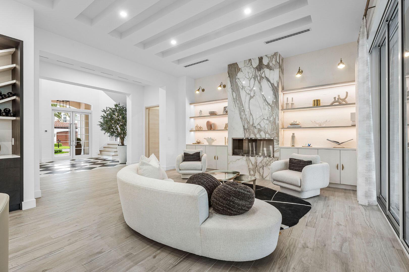 ROYAL PALM YACHT & COUNTR - Residential