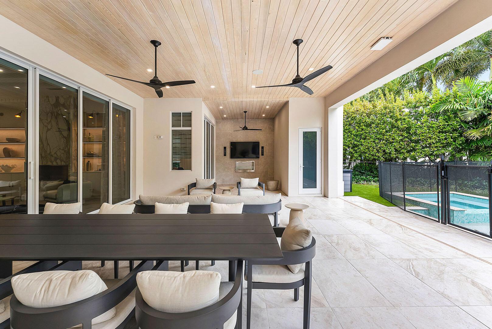 ROYAL PALM YACHT & COUNTR - Residential