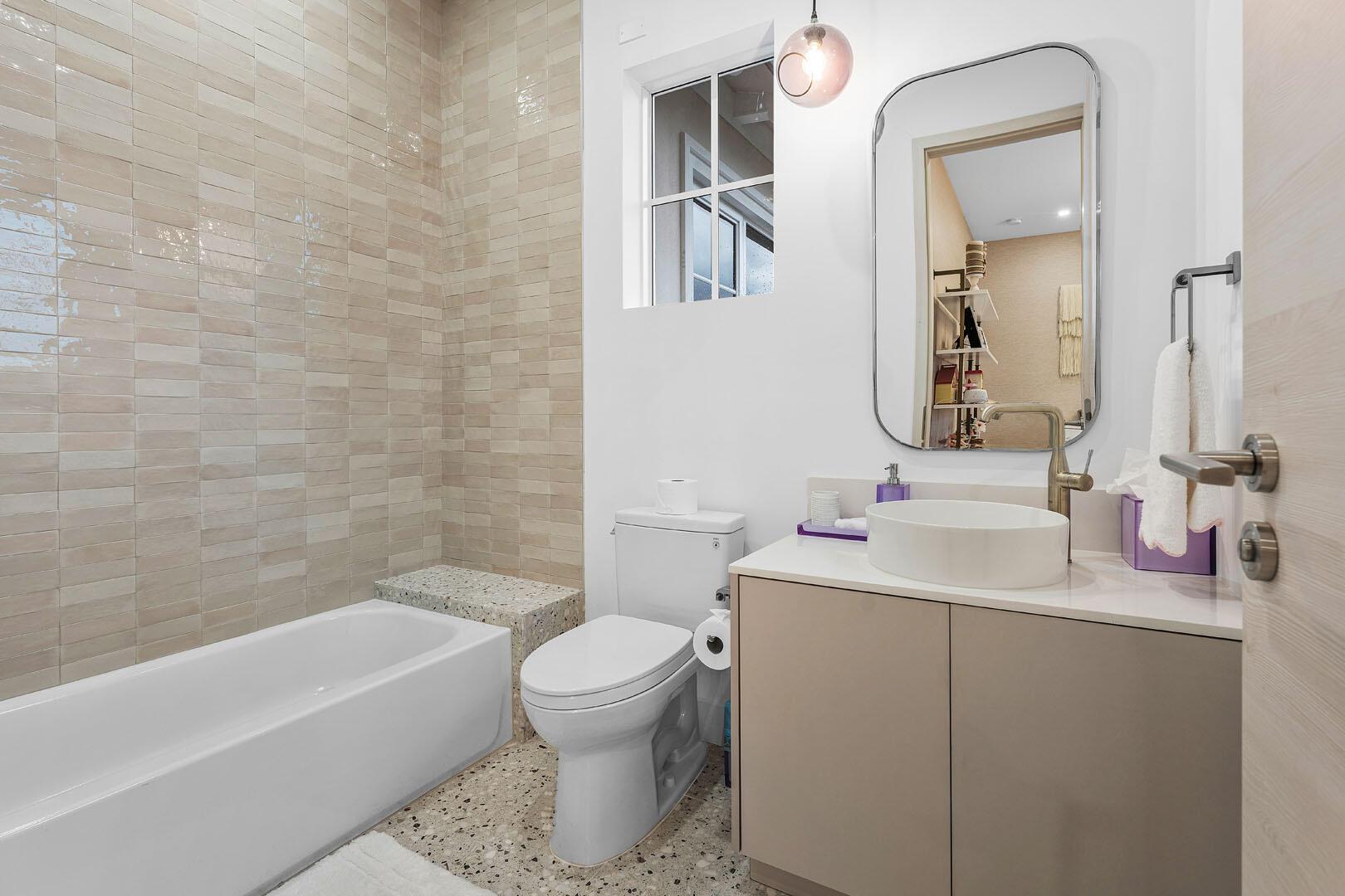 ROYAL PALM YACHT & COUNTR - Residential