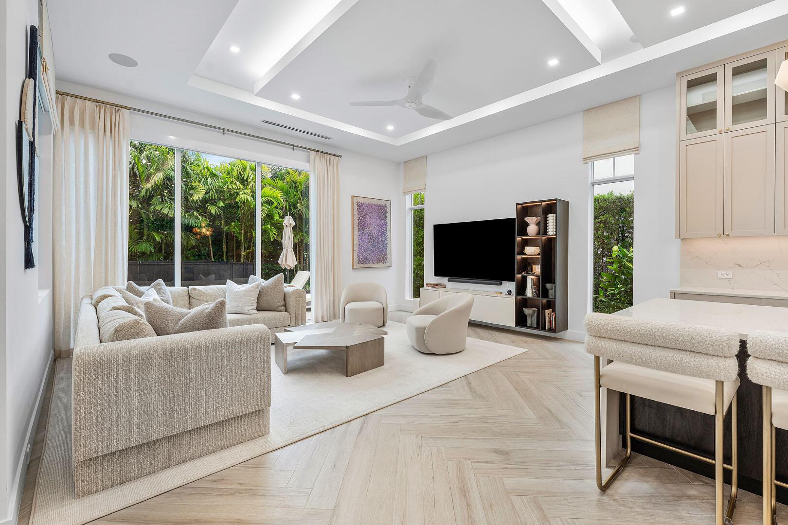 ROYAL PALM YACHT & COUNTR - Residential