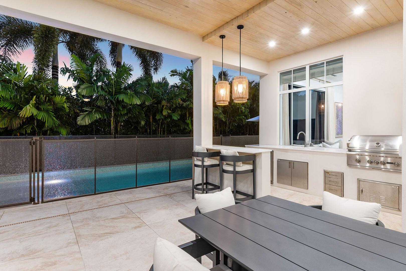 ROYAL PALM YACHT & COUNTR - Residential