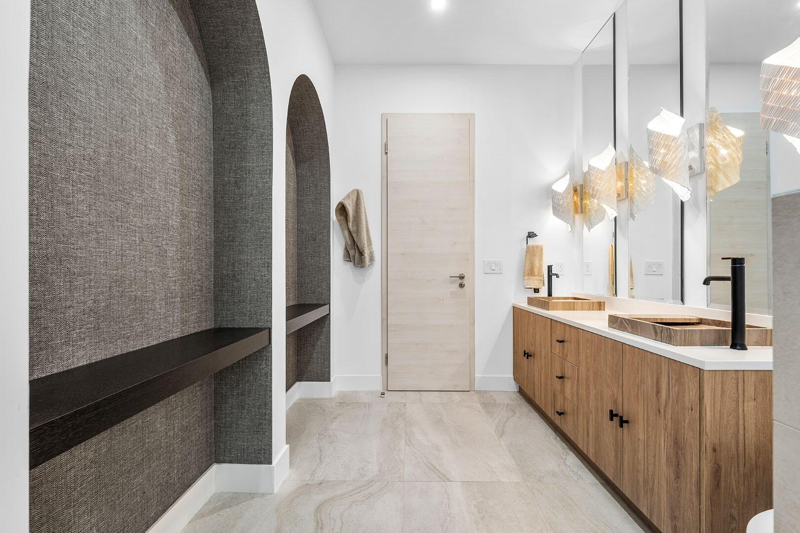 ROYAL PALM YACHT & COUNTR - Residential