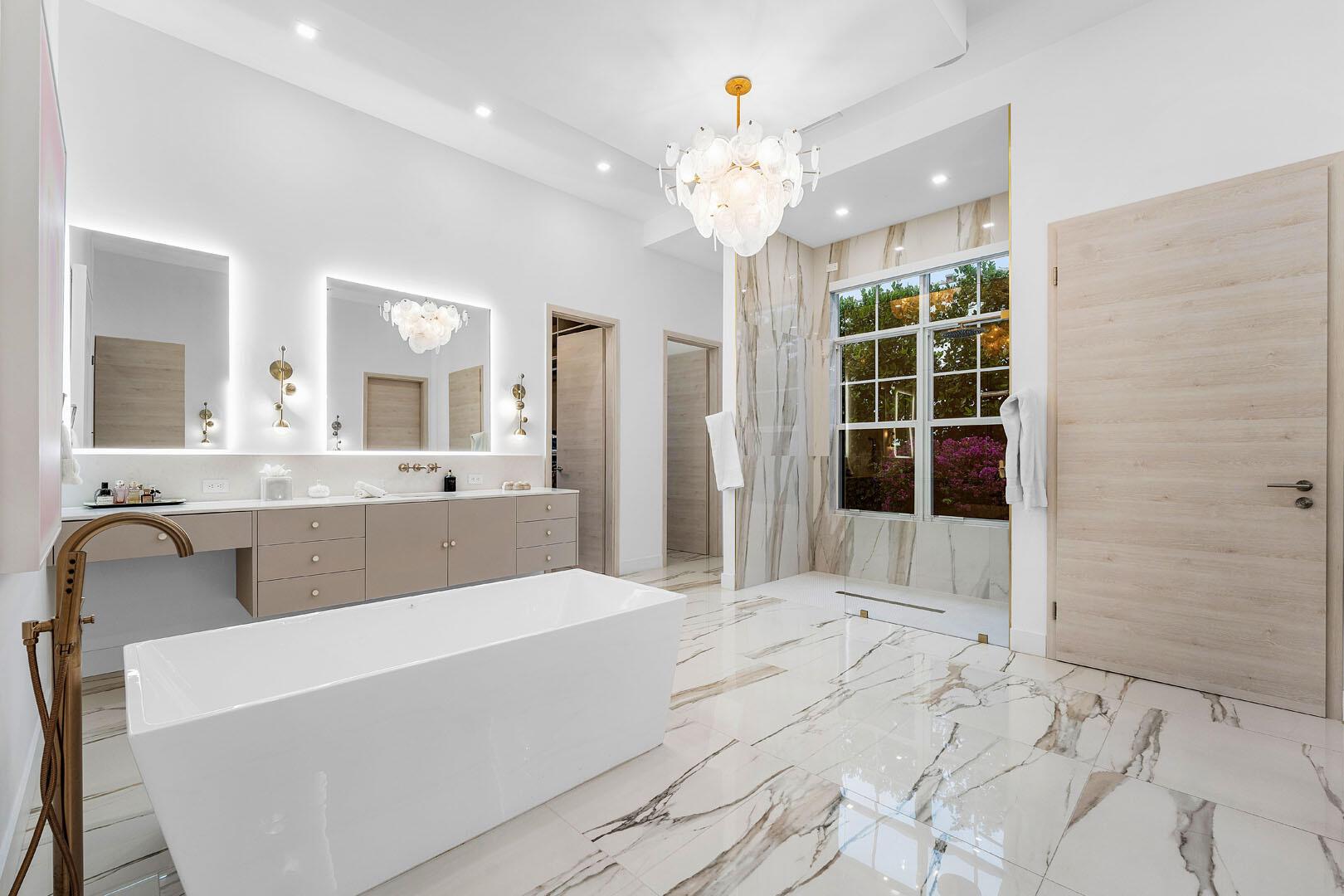 ROYAL PALM YACHT & COUNTR - Residential