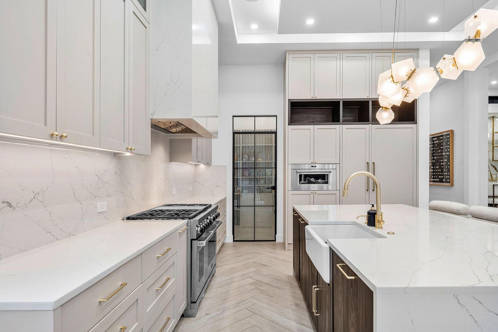 ROYAL PALM YACHT & COUNTR - Residential