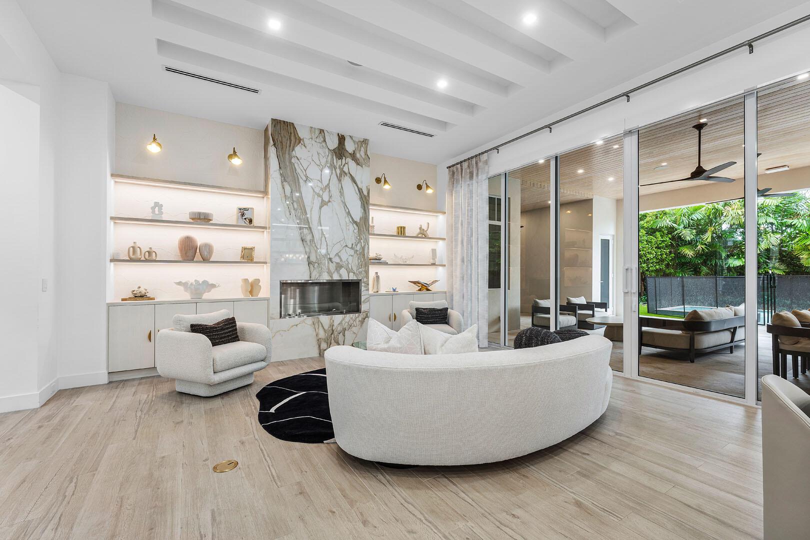 ROYAL PALM YACHT & COUNTR - Residential