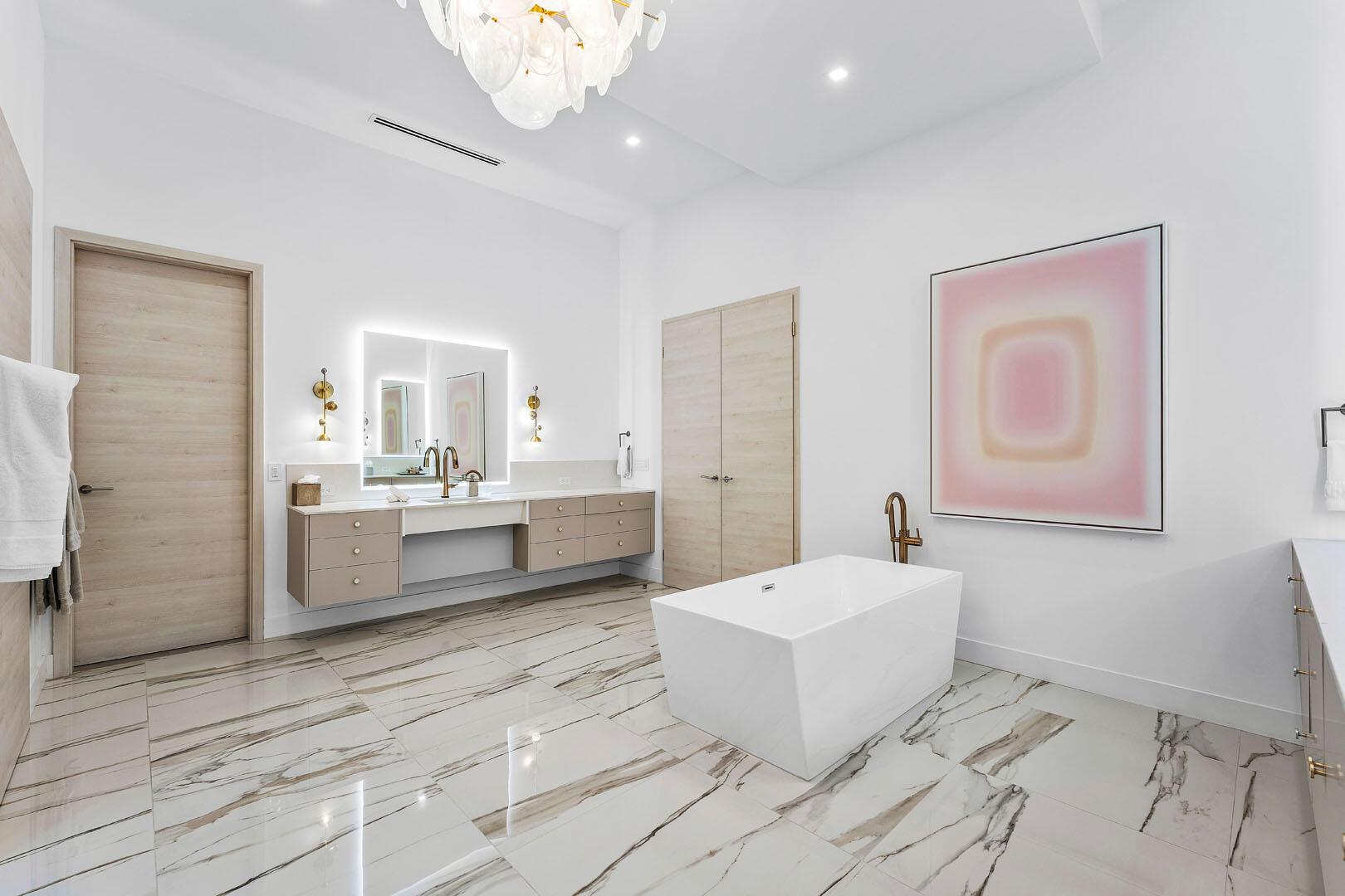 ROYAL PALM YACHT & COUNTR - Residential