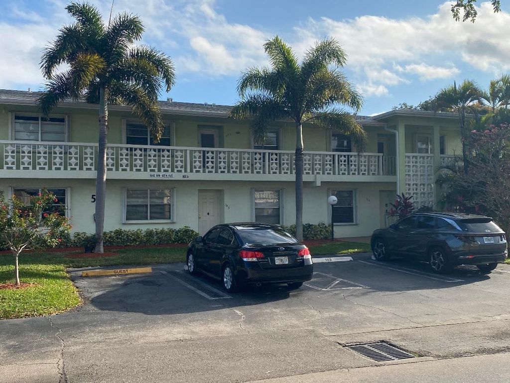 Photo of 1640 NW 18th Avenue #204, Delray Beach, FL 33445 (MLS # R11090987)