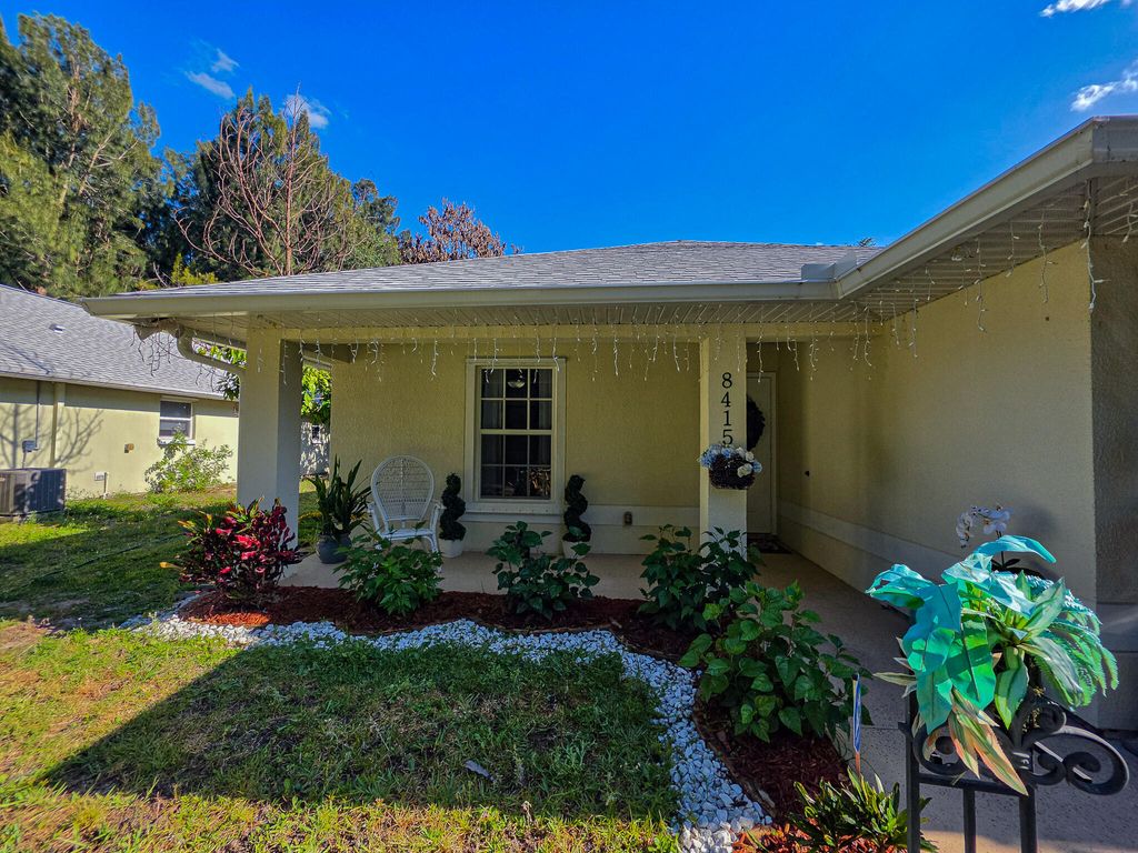 Photo of 8415 22nd Street, Vero Beach, FL 32966 (MLS # B26033976)