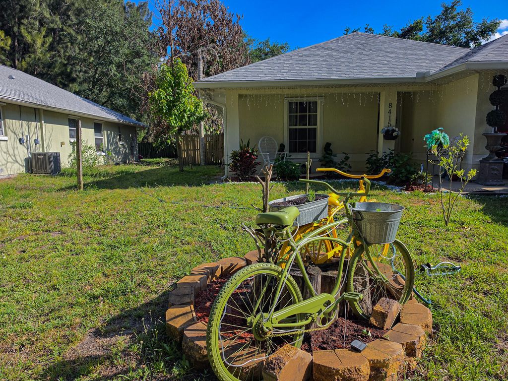 Photo of 8415 22nd Street, Vero Beach, FL 32966 (MLS # B26033976)