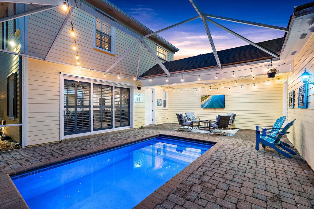 Photo of 267 Barbados Drive, Jupiter, FL 33458 (MLS # R10903283)