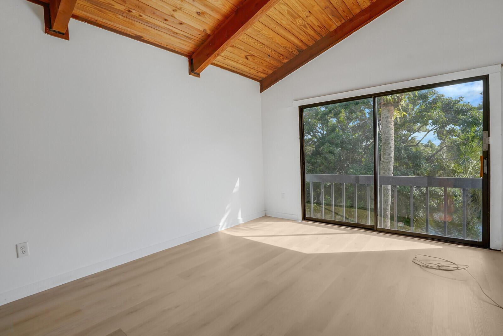 TIMBERCREEK TOWNHOMES & V - Residential Lease