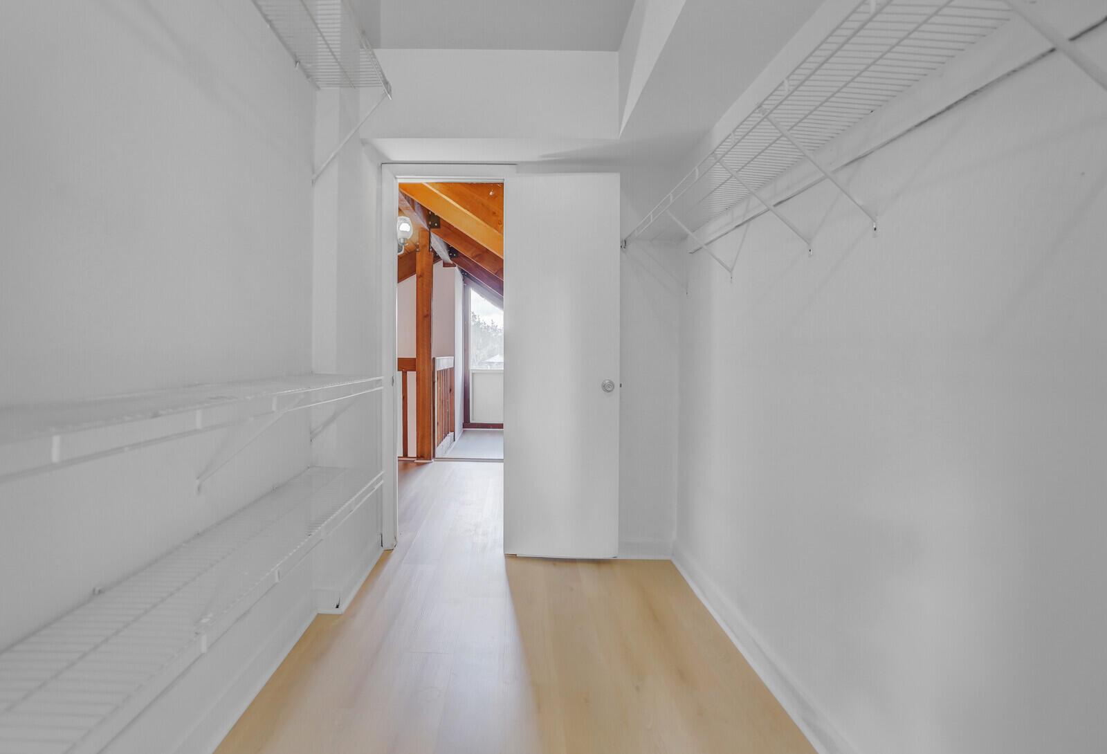 TIMBERCREEK TOWNHOMES & V - Residential Lease