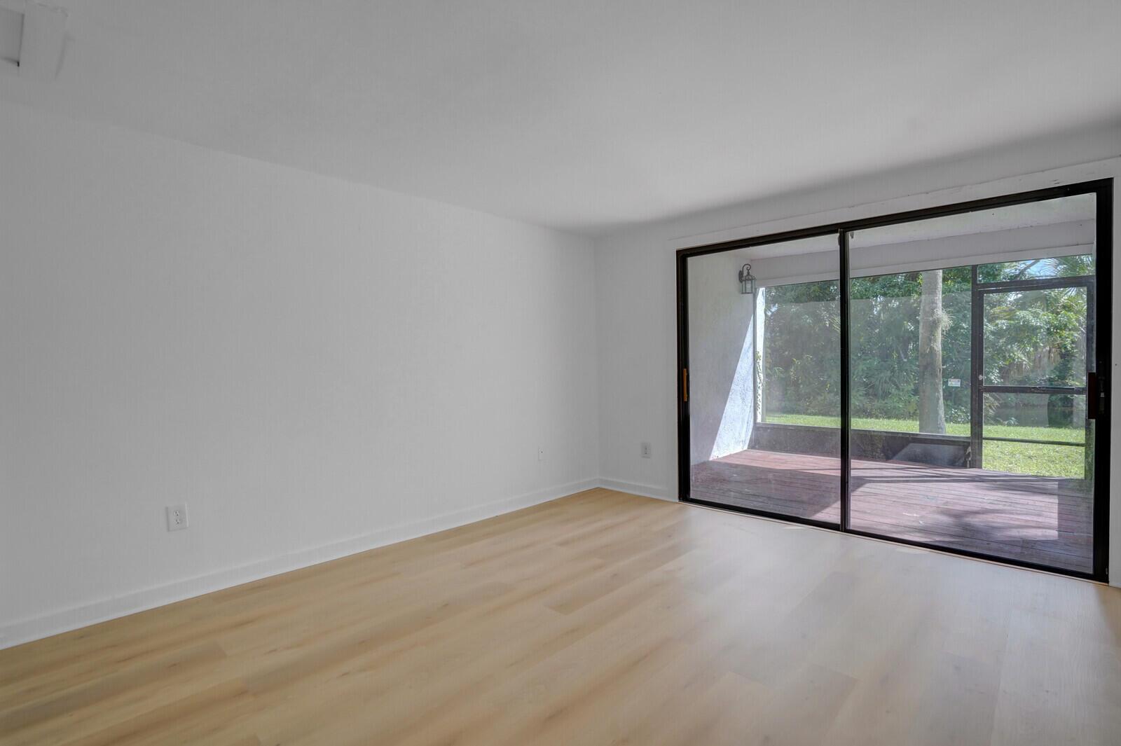 TIMBERCREEK TOWNHOMES & V - Residential Lease