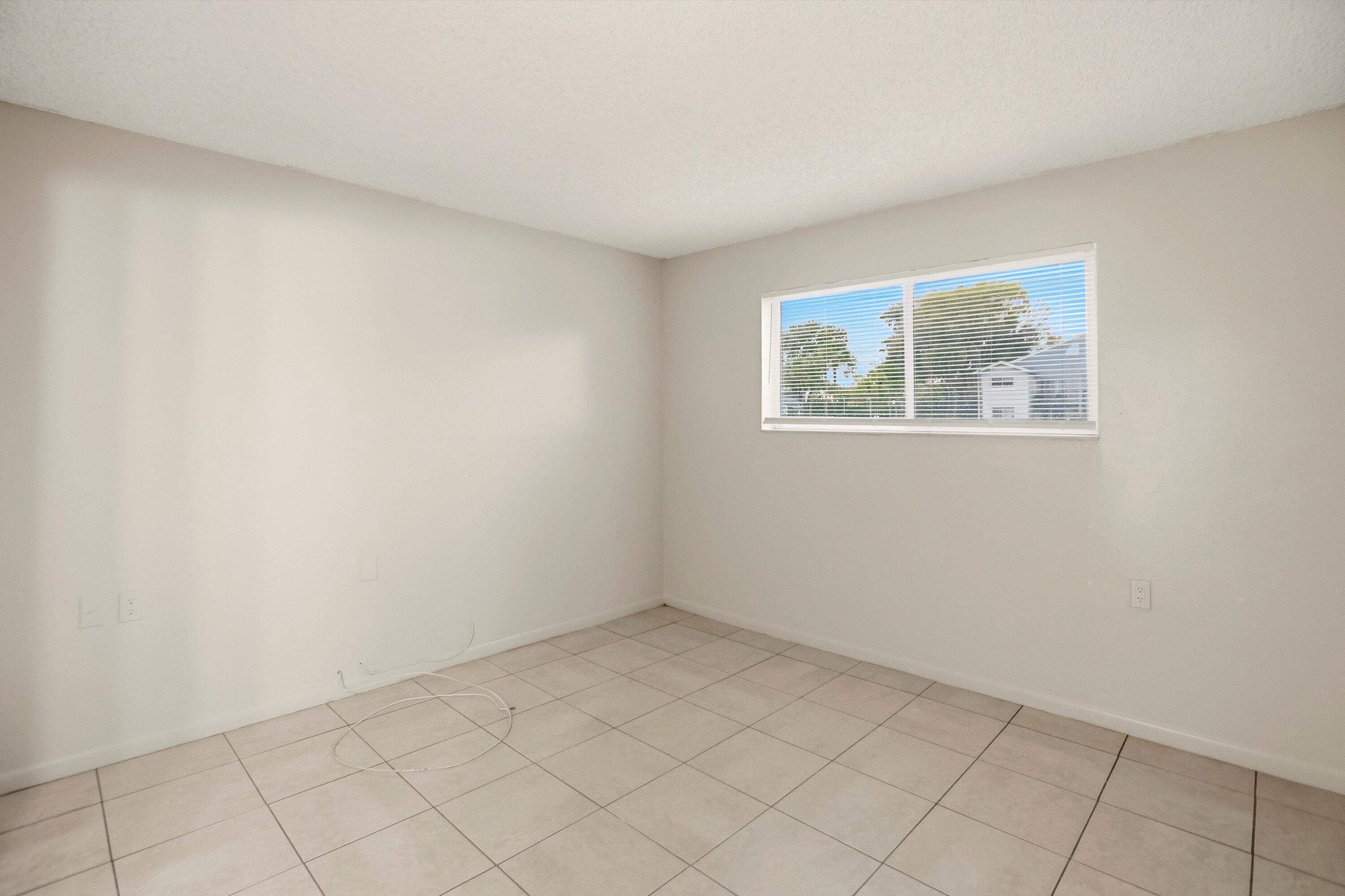 ST ANDREWS PALM BEACH CONDO II - Residential Lease