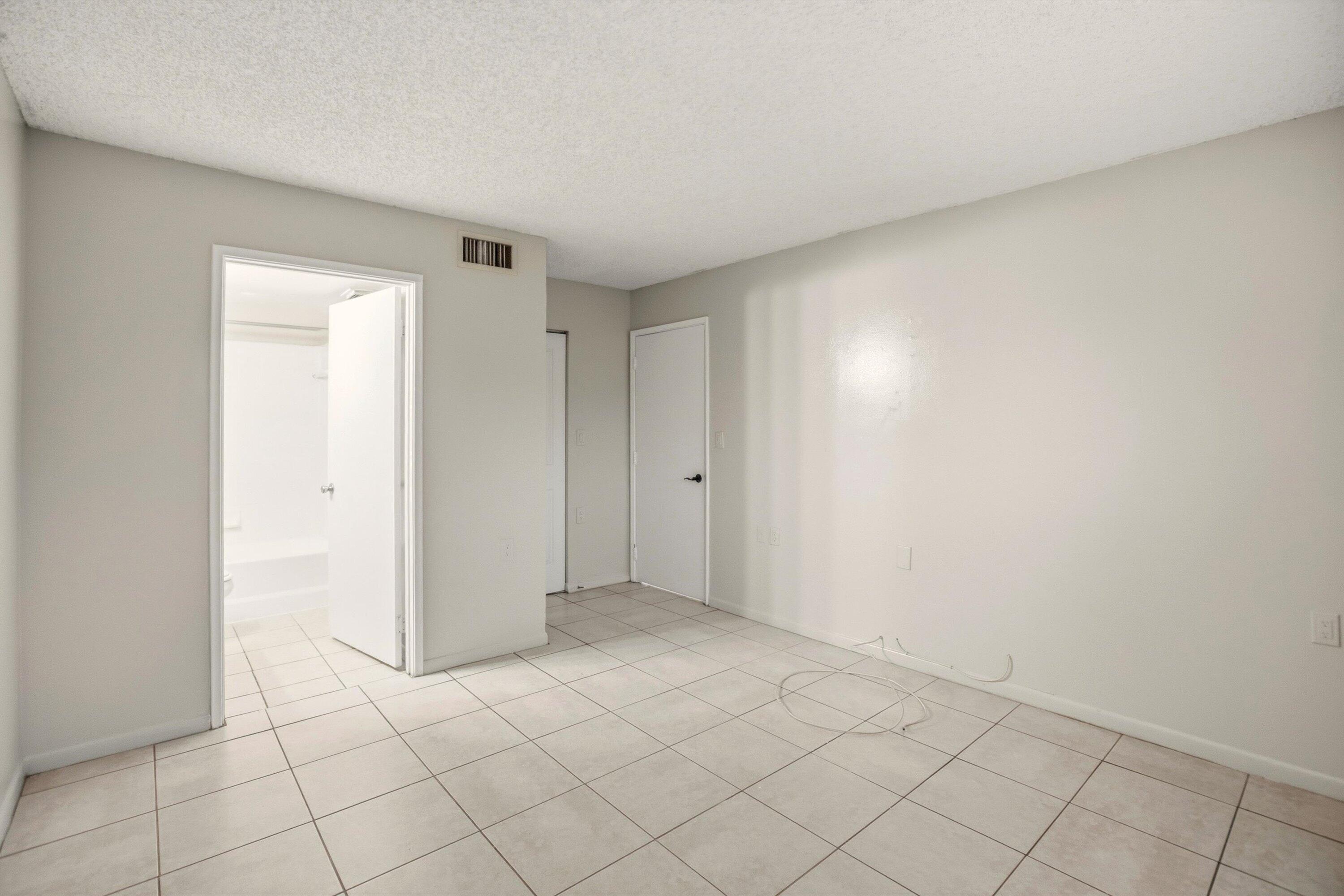 ST ANDREWS PALM BEACH CONDO II - Residential Lease