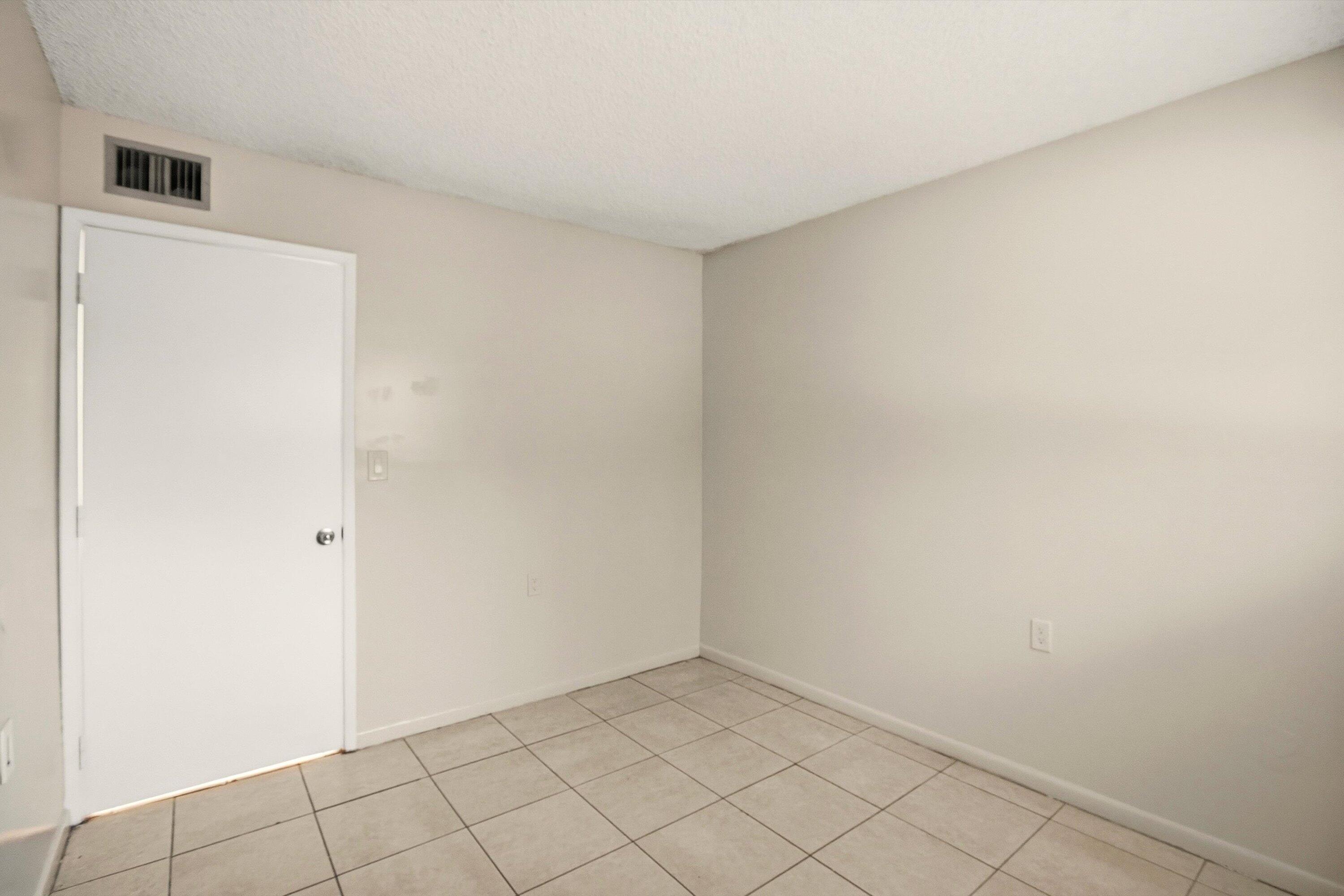 ST ANDREWS PALM BEACH CONDO II - Residential Lease