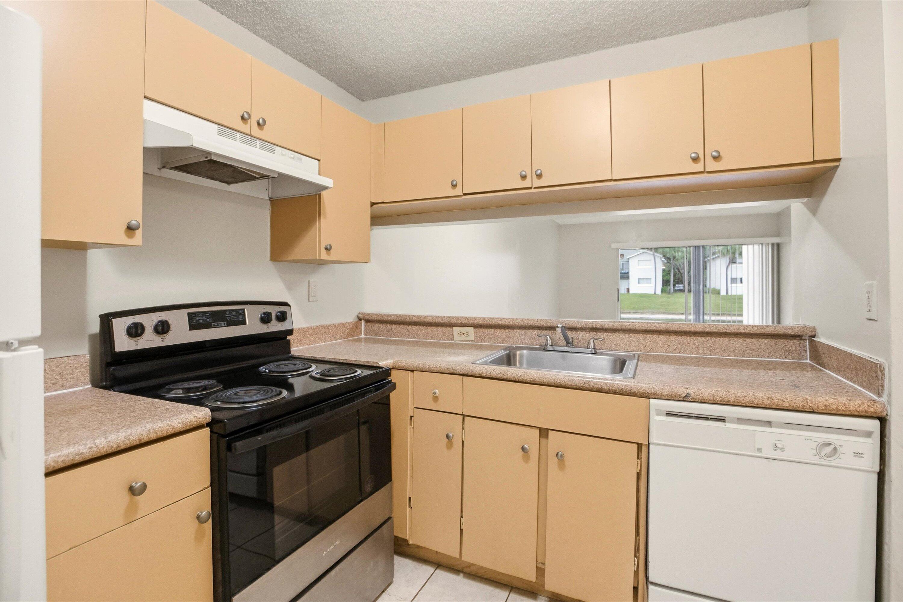 ST ANDREWS PALM BEACH CONDO II - Residential Lease